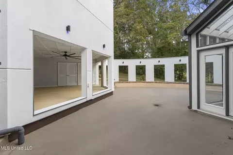 Exterior - 2426 Eastover Dr, Jackson, MS 39211 photo 4 of 12