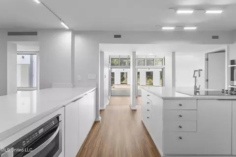Kitchen - 2426 Eastover Dr, Jackson, MS 39211 photo 7 of 7