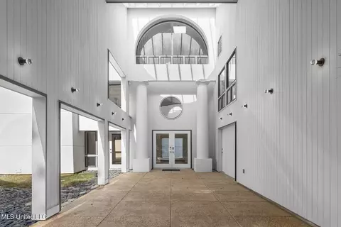 Entry Way - 2426 Eastover Dr, Jackson, MS 39211 photo 1 of 7