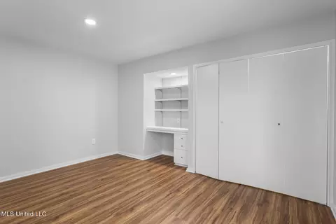 Bedroom - 2426 Eastover Dr, Jackson, MS 39211 photo 4 of 4