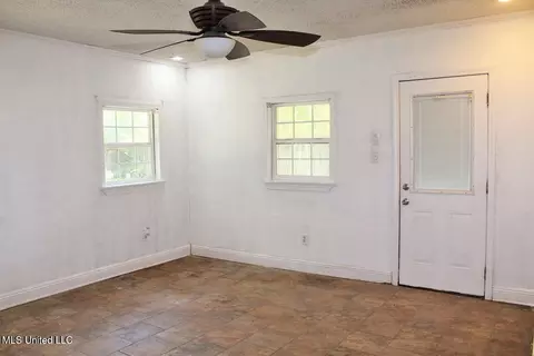 Living - 9808 Briarcliff Dr, Moss Point, MS 39562 photo 1 of 1