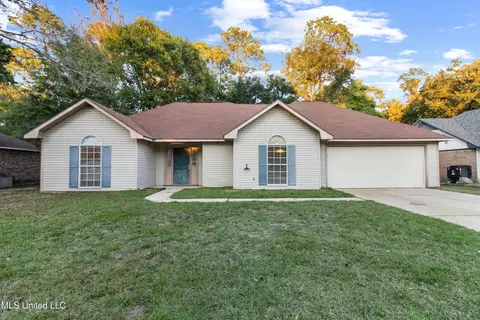 7020 Red Bud Ln, Ocean Springs, MS 39564