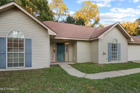 7020 Red Bud Ln, Ocean Springs, MS 39564