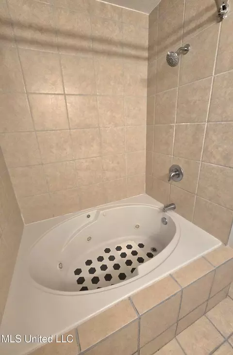 Bath - 84144 Lola Dr, Diamondhead, MS 39525 photo 3 of 5