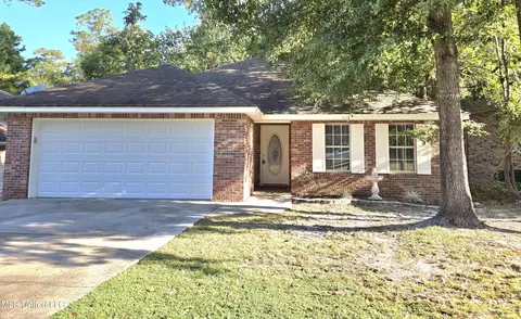84144 Lola Dr, Diamondhead, MS 39525