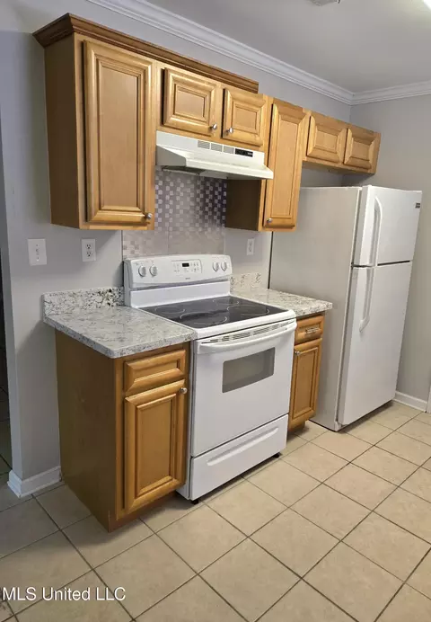 Kitchen - 84144 Lola Dr, Diamondhead, MS 39525 photo 3 of 3