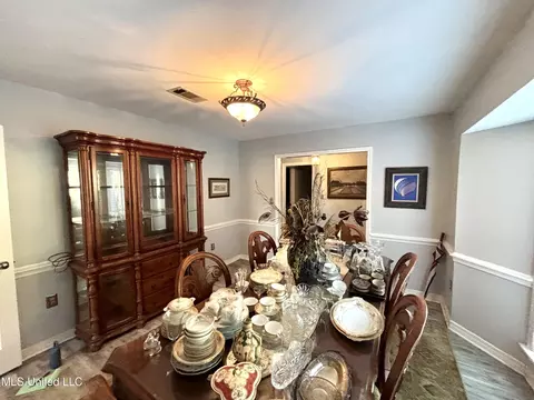 Dining - 149 Stonegate Dr, Madison, MS 39110 photo 2 of 2