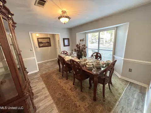 Dining - 149 Stonegate Dr, Madison, MS 39110 photo 1 of 2