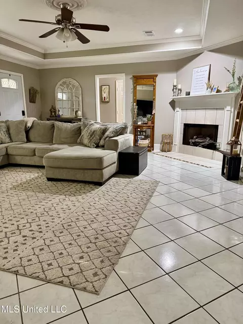 Living - 862 Windward Dr, Richland, MS 39218 photo 1 of 1