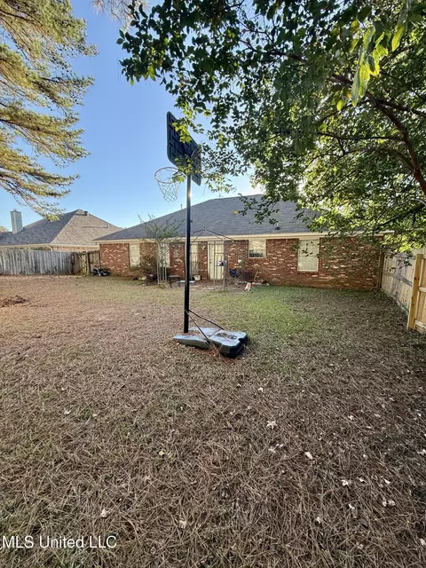 Exterior - 862 Windward Dr, Richland, MS 39218 photo 3 of 4