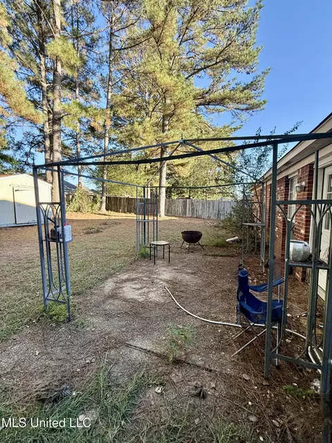 Exterior - 862 Windward Dr, Richland, MS 39218 photo 1 of 4