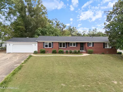 296 Johnson Park, Holly Springs, MS 38635