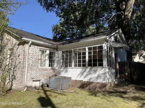Exterior - 1704 Linden Pl, Jackson, MS 39202 photo 2 of 2