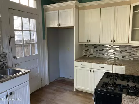 Kitchen - 1704 Linden Pl, Jackson, MS 39202 photo 1 of 2