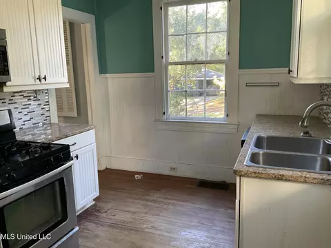 Kitchen - 1704 Linden Pl, Jackson, MS 39202 photo 2 of 2