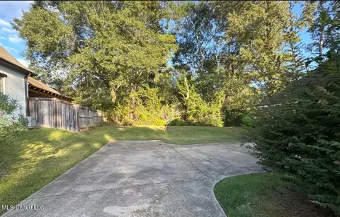 Exterior - 4550 Ridgewood Rd, Jackson, MS 39211 photo 2 of 3