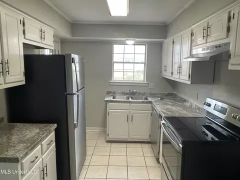 Kitchen - 1201-1202 Jamestown Way, Jackson, MS 39211 photo 1 of 2