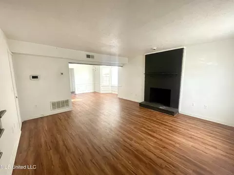 Living - 1201-1202 Jamestown Way, Jackson, MS 39211 photo 2 of 3