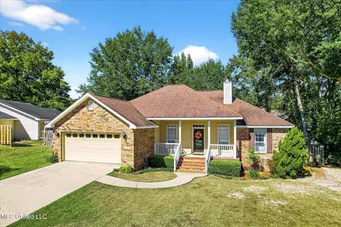8845 Moanalua Way, Diamondhead, MS 39525