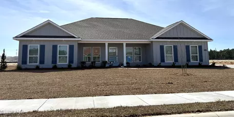 6621 Palm Pointe Dr, Ocean Springs, MS 39564