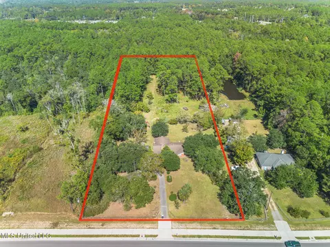 14320 Mallett Rd, Biloxi, MS 39532