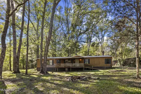 141 Fox Run Dr, Raymond, MS 39154