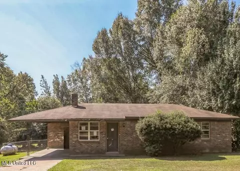 602 Allen St, Charleston, MS 38921