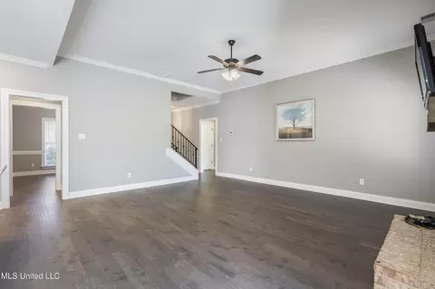 Living - 537 Vinson Rd, Hernando, MS 38632 photo 1 of 3