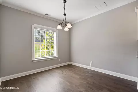 Dining - 537 Vinson Rd, Hernando, MS 38632 photo 1 of 1