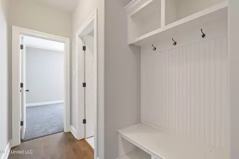 Entry Way - 537 Vinson Rd, Hernando, MS 38632 photo 2 of 2