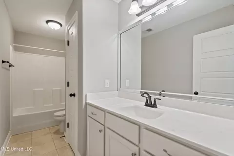 Bath - 537 Vinson Rd, Hernando, MS 38632 photo 3 of 4