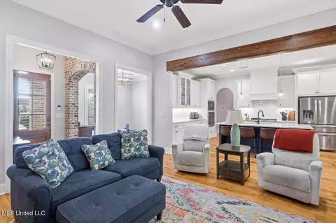 Entry Way - 342 Royal Pond Cir, Flowood, MS 39232 photo 2 of 3