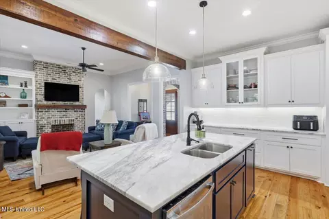 Kitchen - 342 Royal Pond Cir, Flowood, MS 39232 photo 4 of 5
