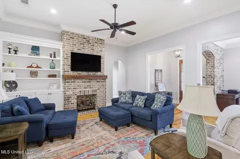 Living - 342 Royal Pond Cir, Flowood, MS 39232 photo 2 of 2