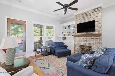 Living - 342 Royal Pond Cir, Flowood, MS 39232 photo 1 of 2