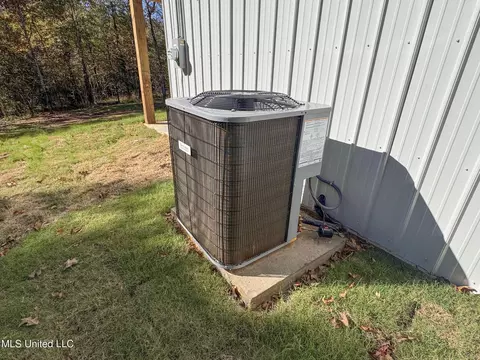 Exterior - 533 Hudson Rd, Sardis, MS 38666 photo 10 of 22