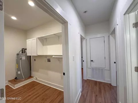 Entry Way - 533 Hudson Rd, Sardis, MS 38666 photo 4 of 10