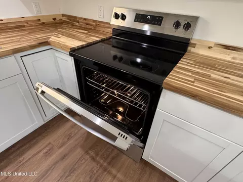 Kitchen - 533 Hudson Rd, Sardis, MS 38666 photo 11 of 17
