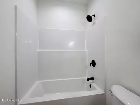 Bath - 533 Hudson Rd, Sardis, MS 38666 photo 17 of 18