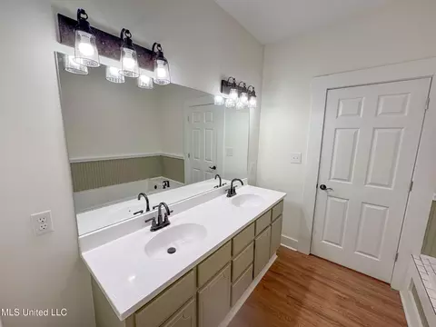 Bath - 533 Hudson Rd, Sardis, MS 38666 photo 13 of 18