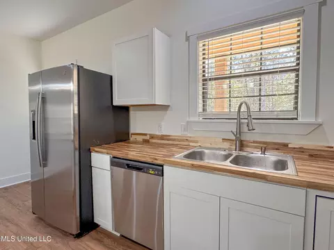 Kitchen - 533 Hudson Rd, Sardis, MS 38666 photo 13 of 17