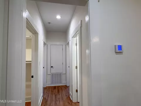 Entry Way - 533 Hudson Rd, Sardis, MS 38666 photo 3 of 10