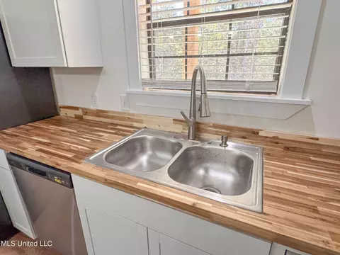 Kitchen - 533 Hudson Rd, Sardis, MS 38666 photo 14 of 17