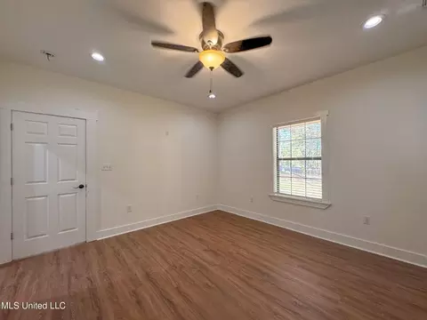 Bedroom - 533 Hudson Rd, Sardis, MS 38666 photo 2 of 7