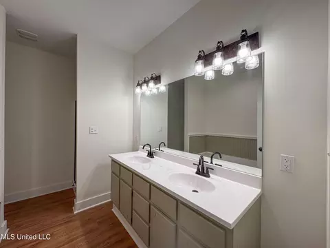 Bath - 533 Hudson Rd, Sardis, MS 38666 photo 1 of 18