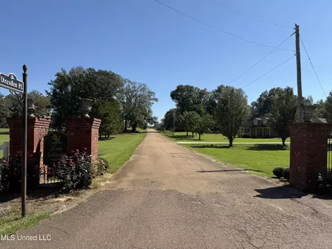 Dresden Place, Raymond, MS 39154 photo 9