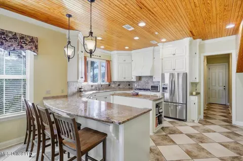 Kitchen - 202 Esplanade Dr, Brandon, MS 39047 photo 1 of 6