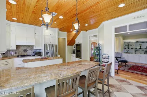 Kitchen - 202 Esplanade Dr, Brandon, MS 39047 photo 2 of 6