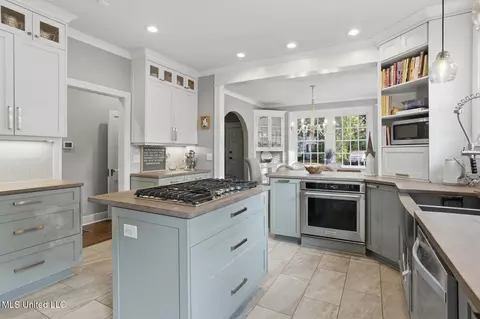 Kitchen - 1711 Poplar Blvd, Jackson, MS 39202 photo 5 of 7
