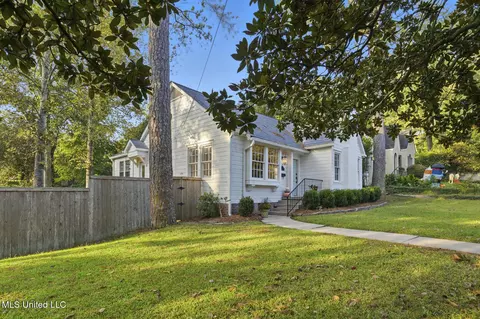 Exterior - 1711 Poplar Blvd, Jackson, MS 39202 photo 3 of 9